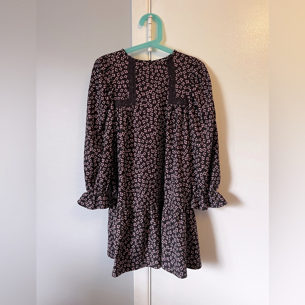Zara purple and Pink Floral Dress
Size 6